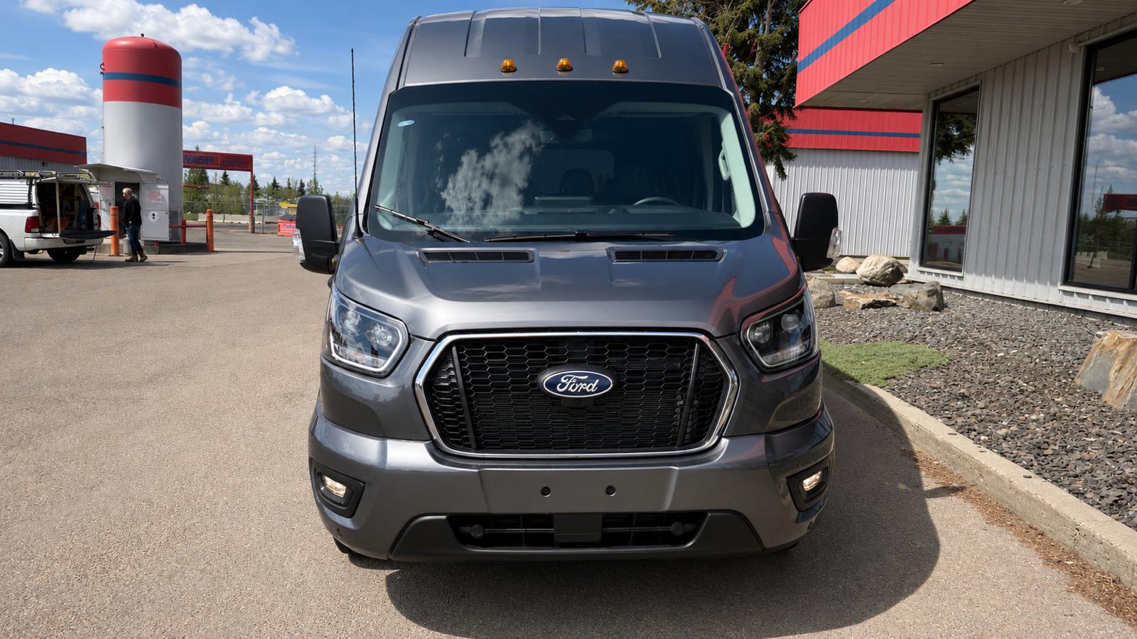 Ford Transit AWD - side exterior